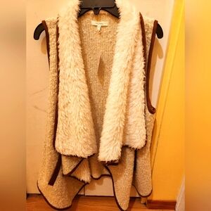 Maurices small / medium beige faux fur and knit vest